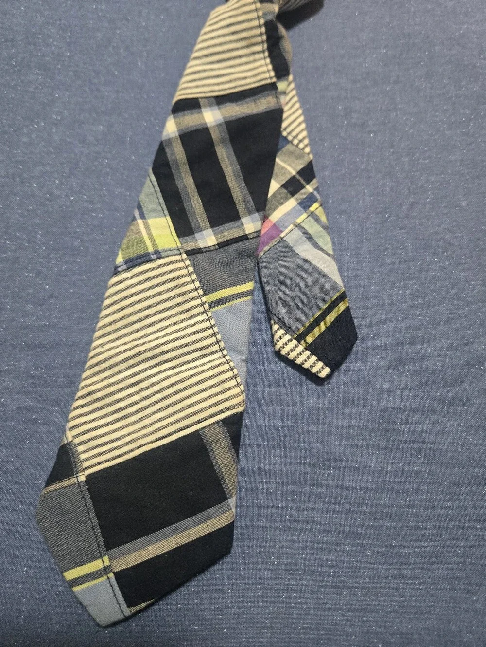 Toddler Boys Gymboree Winter Holiday Neck Tie, multicolored plaid pre-tied 0-24m